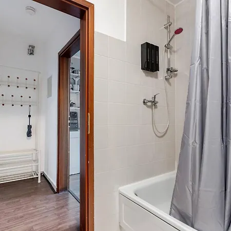 شقة Exklusiv Kueche Office Streaming Minibar 6311