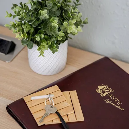 Exklusiv Kueche Office Streaming Minibar 6311 * Бонн